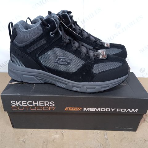 PAI OF BOXED SKETCHERS LACE BOOT BLACK, UK SIZE 11