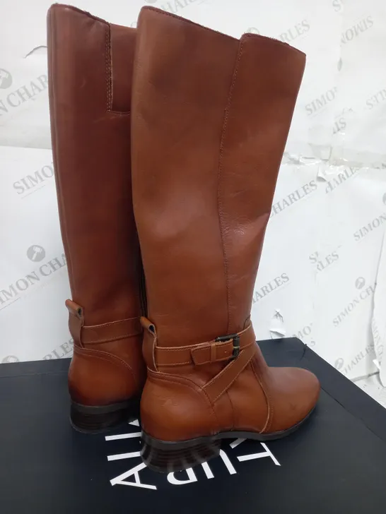 BOXED NATURALIZER HIGH KNEE BOOTS BROWN