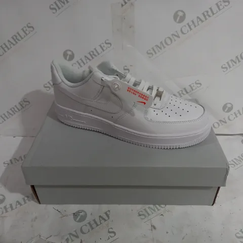 BOXED PAIR NIKE AIR FORCE 1 TRAINERS IN WHITE - SIZE: UK 9 