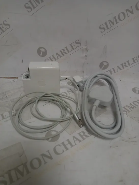 APPLE MAGSAFE POWER ADAPTER