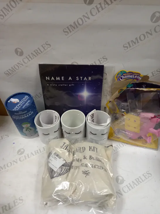 BOX OF 7 ASSORTED HOUSEHOLD ITEMS TO INCLUDE PERSONALISED CERAMIC CONTAINERS, NAME A STAR, PERSONALISED BEARD KIT ETC RRP £107