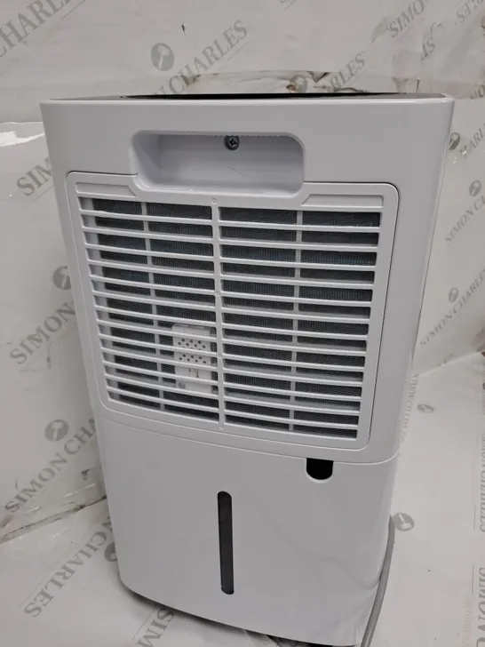 OUTLET 12L DEHUMIDIFIER WITH 2L WATER TANK AND TIMER