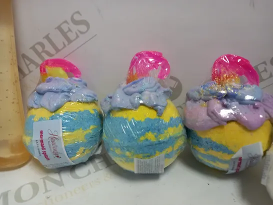 LOT OF APPROX 9 TO INCLUDE BODY OIL AND BATHBOMBS