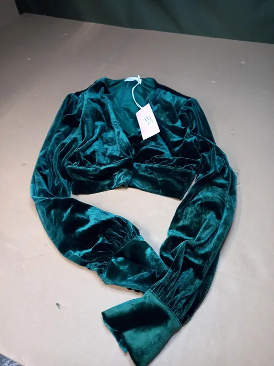 THE COLLECTIVE CROPTOP VELVET EFFECT IN EMERALD GREEN - UK 10