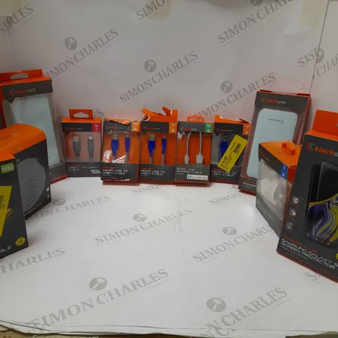 LOT OF APROX 11 ASSORTED BLACK WEB ITEMS TO INCLUDE - USB CABLES-LIGHTNING CABLES-POWER BANKS