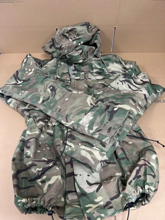 WATERPROOF CAMO PRINT DRAWSTRING JACKET SIZE 180/112