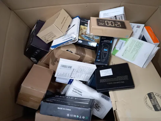 BOX OF APPROXIMATELY 30 ASSORTED ITEMS TO INCLUDE E-CIGS OF VARIOUS TYPES, WIRELESS EARPHONES, HANGING NECK FANS, ETC