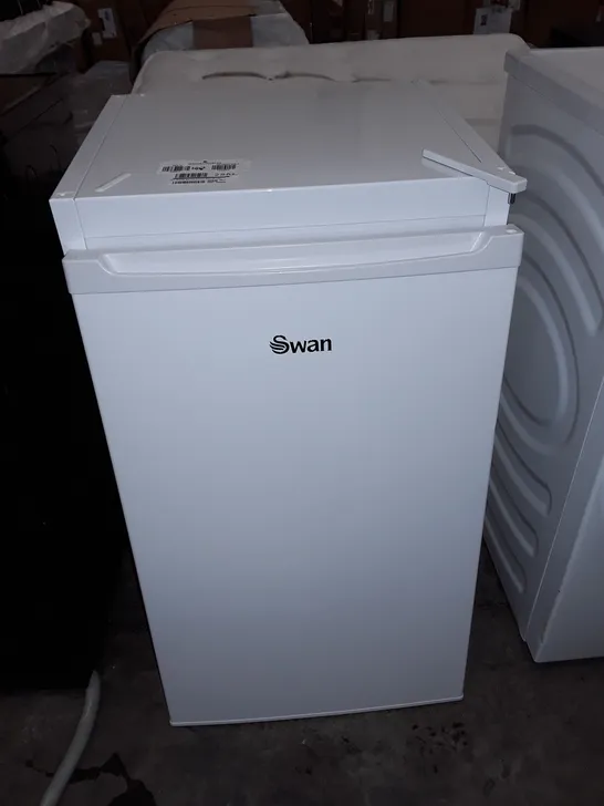 SWAN 48CM FREESTANDING FRIDGE IN WHITE - SR155820W