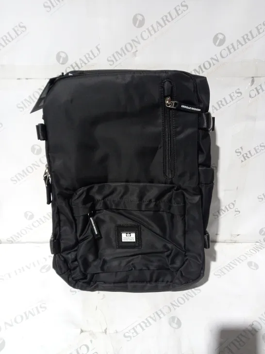 WEEKEND OFFENDER OVERNIGHTER BAG IN BLACK 