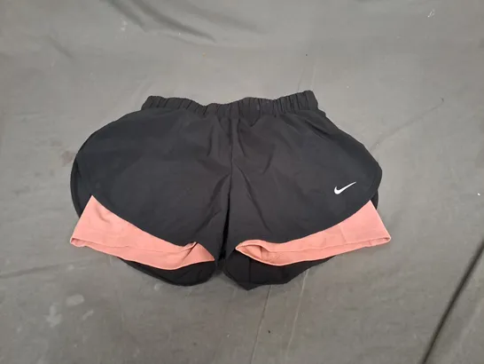 NIKE DRI-FIT RUNNING SHORTS SIZE M