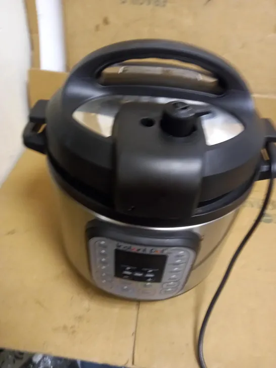 INSTANT POT DUO SMART PRESSURE COOKER