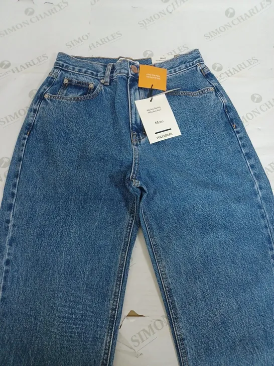 PULL & BEAR HIGH RISE MOM JEANS - EUR 38