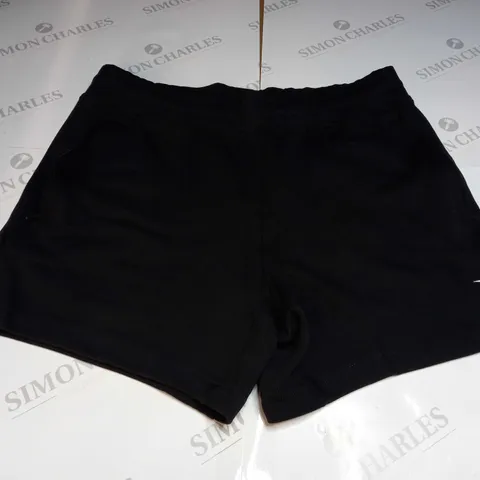 GYMSHARK SHORTS IN BLACK - MEDIUM