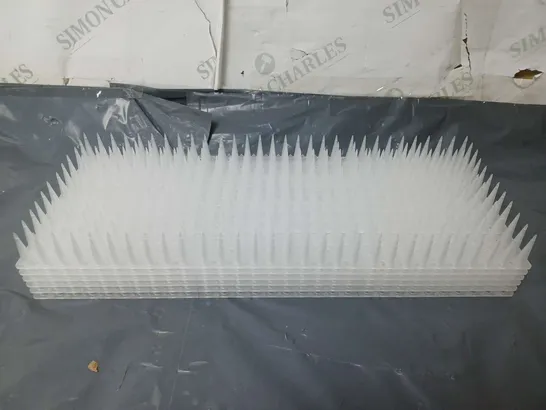 24 SPIKED WALL/FENCE TOPPERS IN CLEAR WHITE