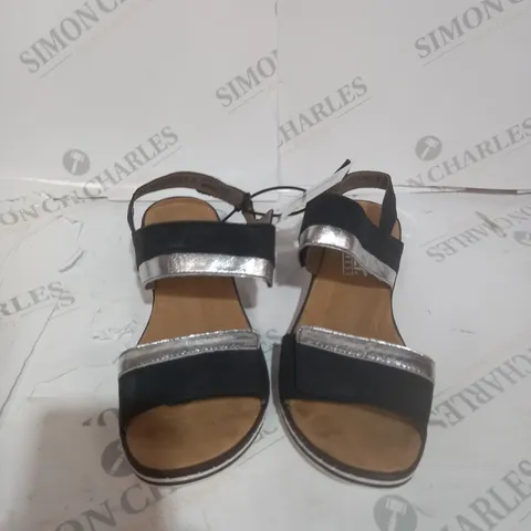 BOXED PAIR OF RIEKER ANTISTRESS PLATFORM SANDALS IN NAVY SIZE 5