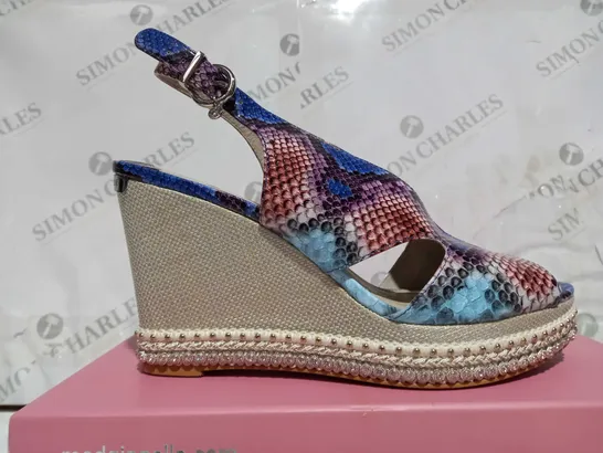 MODAIN PELLE EMBELLISHED WEDGE MULTI BLUE SNAKE SIZE 7