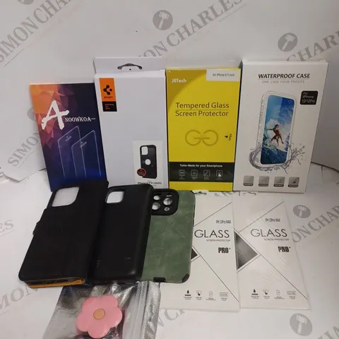 APPROXIMATELY 25 ASSORTED SMARTPHONE ACCESSORIES TO INCLUDE SCREEN PROTECTORS, CASES, SCREEN CLEANER ETC 