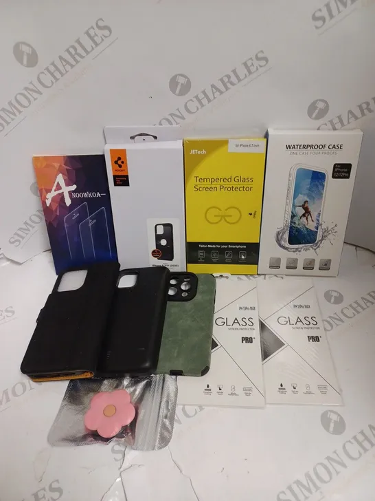 APPROXIMATELY 25 ASSORTED SMARTPHONE ACCESSORIES TO INCLUDE SCREEN PROTECTORS, CASES, SCREEN CLEANER ETC 