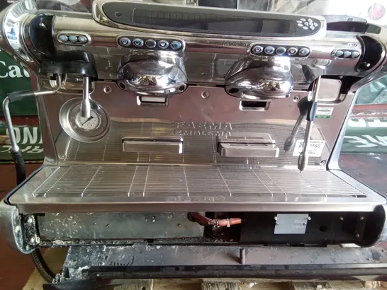 TRADITIONAL FAEMA EMBLEMA COFFEE MACHINE