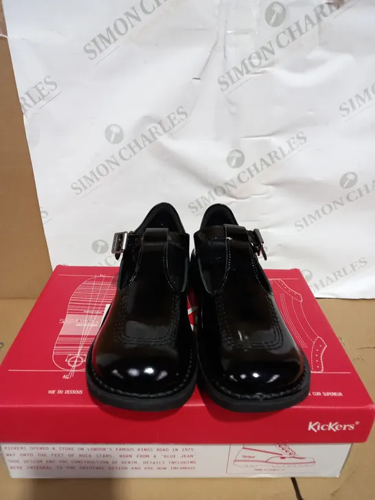 BOXED PAIR OF KICKERS SIZE 39