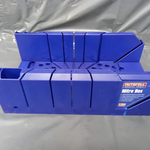 APPROXIMATELY 8 FAITHFUL QUALITY TOOLS MITRE BOXES