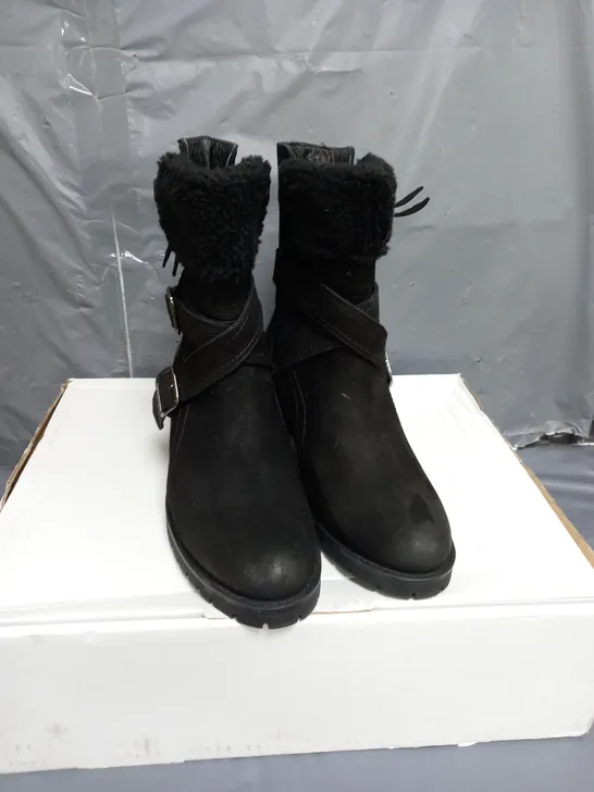 RUTH LANGSFORD CASUL SUEDE BOOTS BLACK SIZE 8