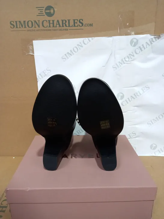 PAIR OF BOXED CARVELA BLACK SYNTHETIC ANKLE BOOTS SIZE 37