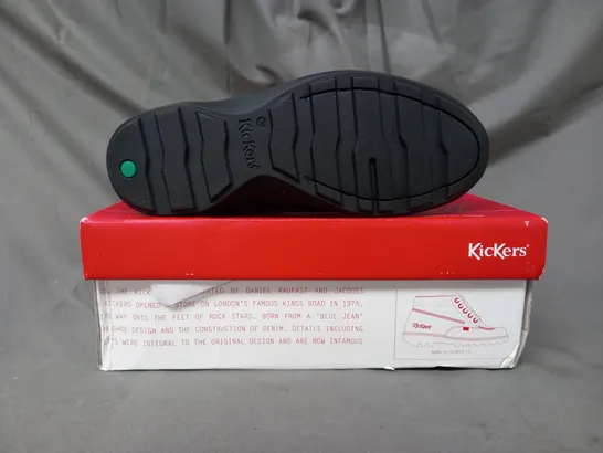 BOXED PAIR OF KICKERS LACE UP SHOES IN BLACK EU SIZE 36