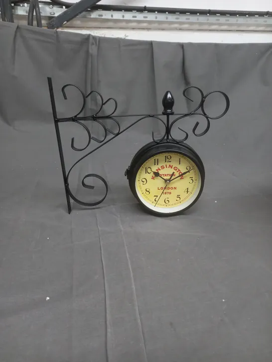 BOXED UNBRANDED DECRATIVE WALL MOUNTED CLOCK