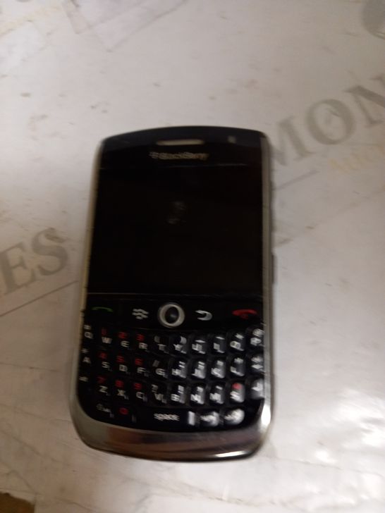 BLACKBERRY 8900