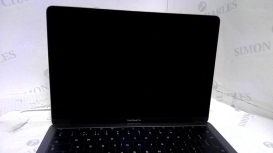 GREY APPLE MACBOOK PRO CORE I5 256GB