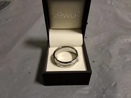 JEWLR TUNGSTEN CARBIDE RING