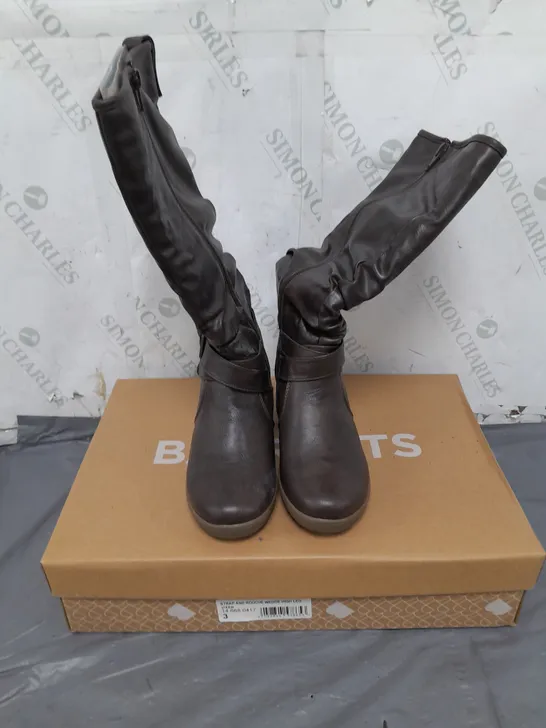 BOX OF APPROXIMATELY 7 PAIRS OF BARRATTS STRAP AND ROUCHE WEDGE HIGH BOOTS SIZE 3