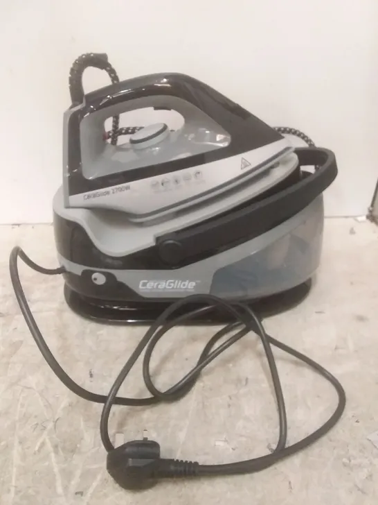 TOWER CERAGLIDE 2700W STEAM GENERATOR IRON