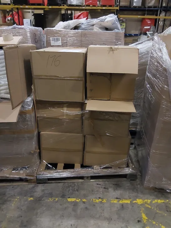 PALLET TO CONTAIN ASSORTED BOXES OF WHITE HANGERS 