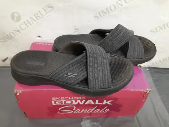 SKECHERS GOWALK FLEX SLIDE SANDAL SIZE 6