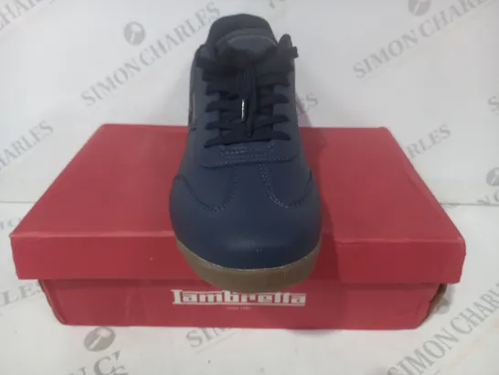 BOXED PAIR OF JAMBRELLA SHOES IN NAVY UK SIZE 12