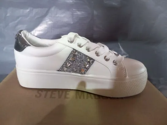 BOXED STEVE MADDEN ESCALA WHITE AND SILVER SNEAKERS SIZE 37