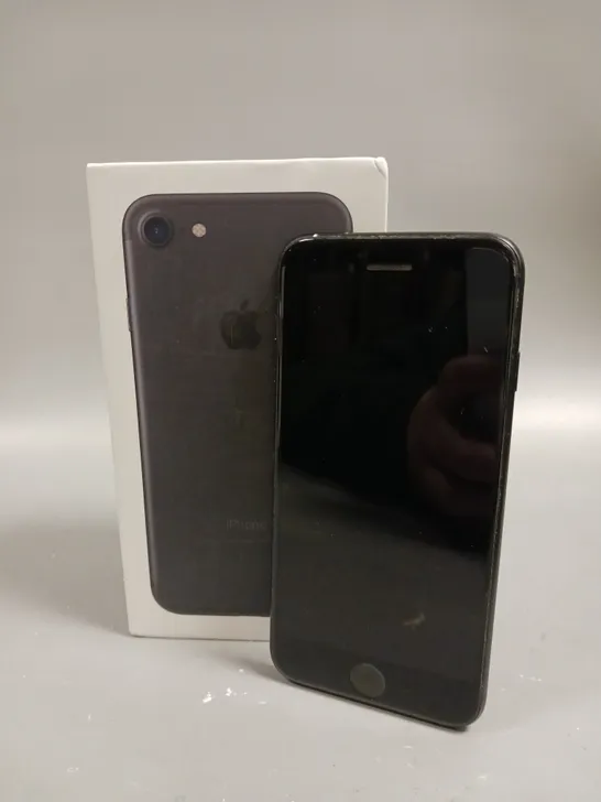 BOXED APPLE IPHONE 7 SMARTPHONE 