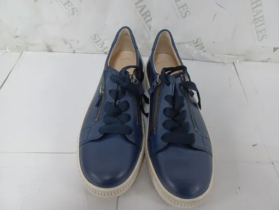 PAIR OF GABOR ZIP/LACE LOWS IN NAVY - SIZE 6.5