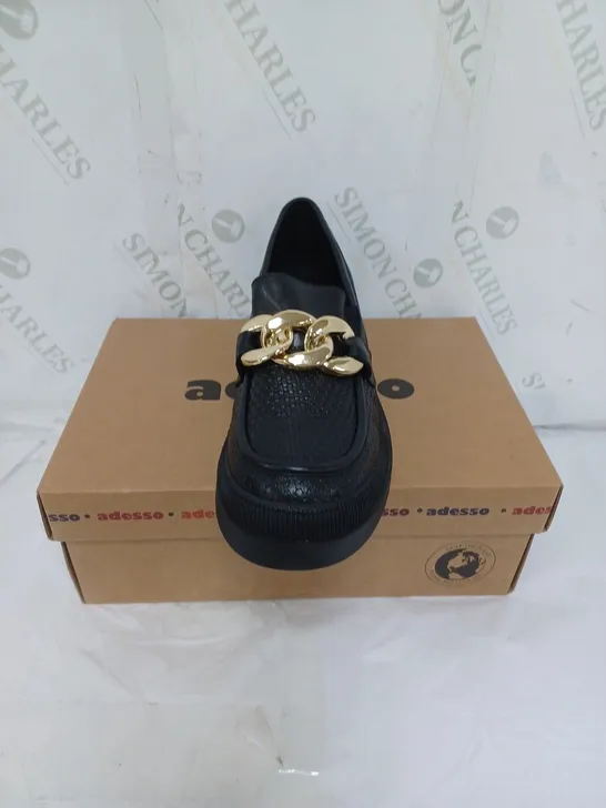 BOXED ADESSO LADIES FLAT SHOES WITH GOLD CHAIN DETAIL BLACK SIZE EU 40