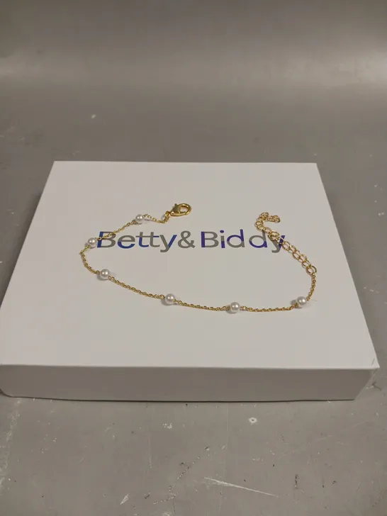 BETTY & BIDDY PEARL CHAIN LINK BRACELET 