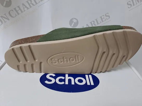 BOXED SCHOLL SANDLES IN GREEN SIZE 6