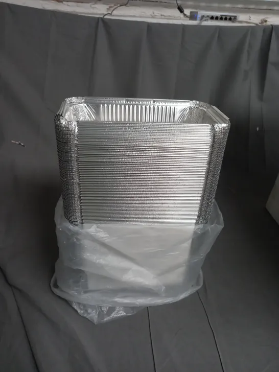 BOX OF APPROXIMATELY ALUMINUM FOIL CONTAINERS