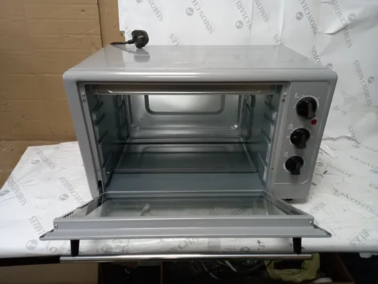 COMMERCIAL CONVECTION OVEN