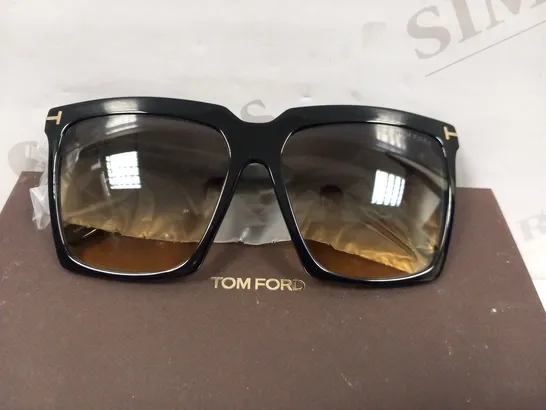 BOXED TOM FORD DONNA SUNGLASSES