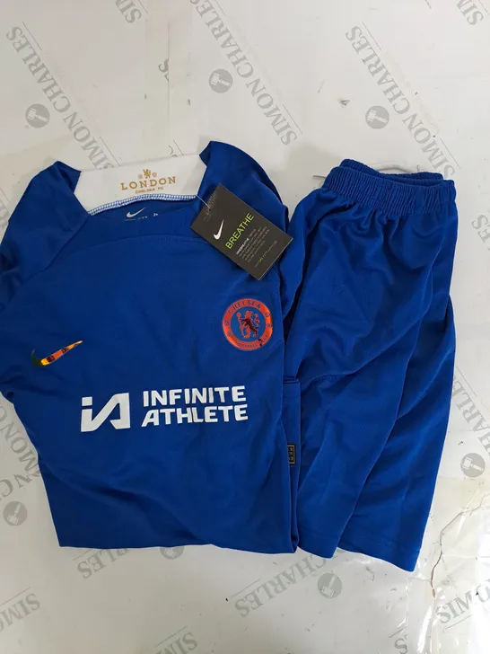 CHELSEA FOOTBALL CLUB INFANT HOME SHIRT AND SHORTS SET SIZE 28 