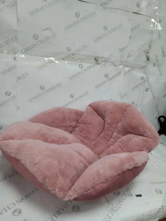 OUTLET COZEE HOME FAUX FUR PLUSH SUPPORT CUSHION