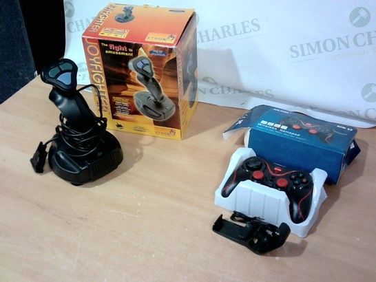 LOT OF 2 ASSORTED GAME CONTROLLERS TO INCLUDE GEN GAME WIRELESS GAMEPAD AND ZYKON JOYFIGHTER