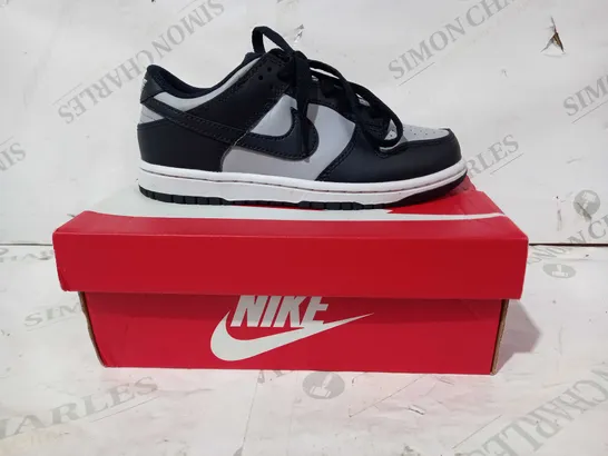 BOXED PAIR OF NIKE DUNK LOW SHOES IN BLACK/GREY UK SIZE 13.5